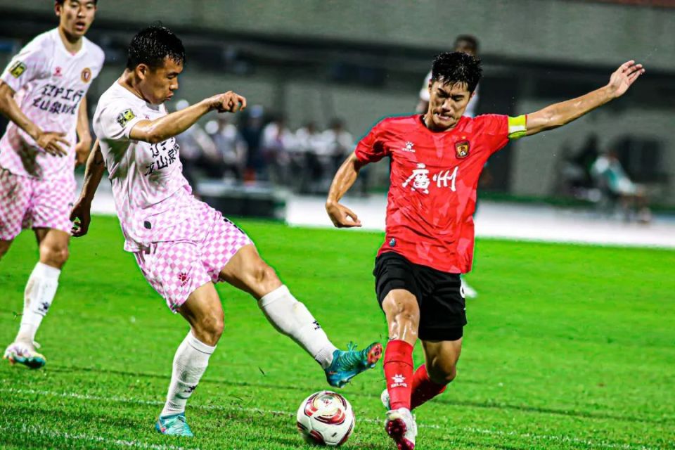 关于转会期广州队队长鼓劲——中超节点到来,更衣室稳定,球队文化再被提及的信息 关于转会期广州队队长鼓劲——中超节点到来,更衣室稳定,球队文化再被提及的信息